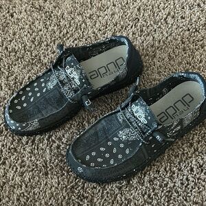 Hey Dude women’s shoes
